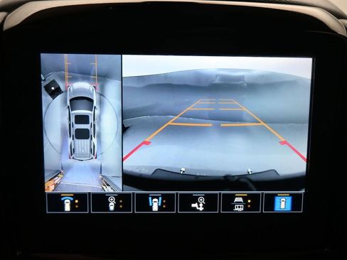 Used 2023 Chevrolet Traverse RS image 19