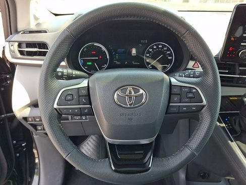 Certified 2023 Toyota Sienna Limited AWD/4WD image 21