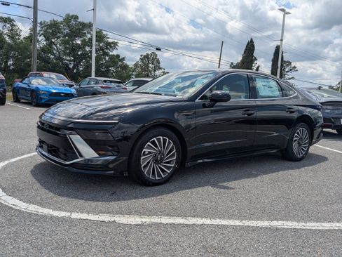 New 2025 Hyundai Sonata Limited image 8