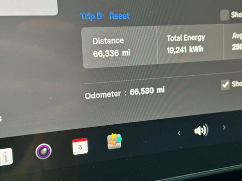 Used 2023 Tesla Model Y Long Range image 25