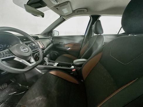 Used 2024 Nissan Kicks SR w/ Interior Electronics Package FWD image 19