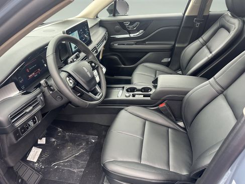 New 2026 Lincoln Corsair Premiere image 9