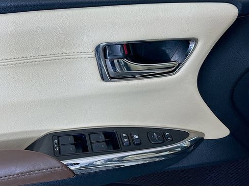 Used 2015 Toyota Avalon XLE FWD image 17