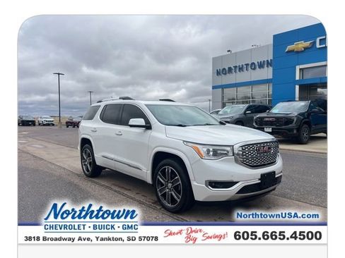 Used 2017 GMC Acadia Denali w/ Technology Package image 5