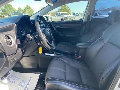 Used 2018 Toyota Corolla SE image 11