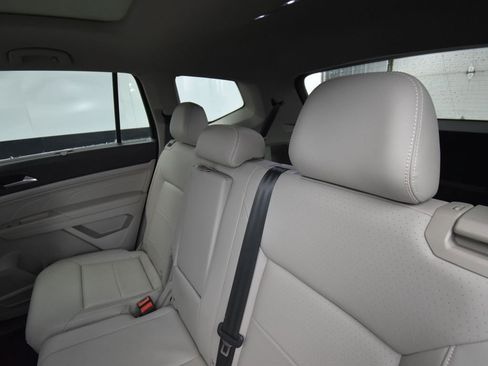 Used 2021 Volkswagen Atlas SE w/ Panoramic Sunroof Package image 12