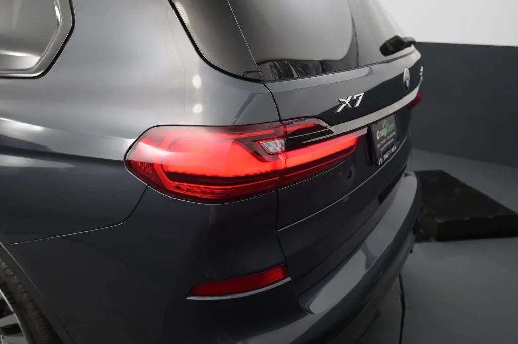 Used 2021 BMW X7 xDrive40i w/ M Sport Package AWD/4WD image 15