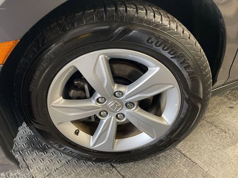 Used 2019 Honda Odyssey EX image 5