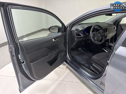 Used 2020 Hyundai Accent SE image 5