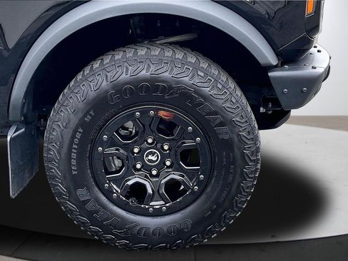 Used 2023 Ford Bronco Wildtrak image 34