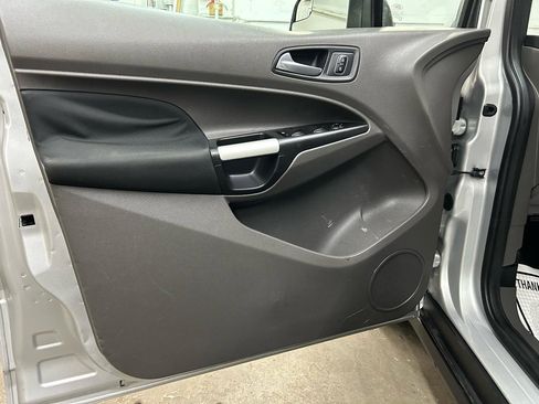 Used 2019 Ford Transit Connect XLT FWD image 13