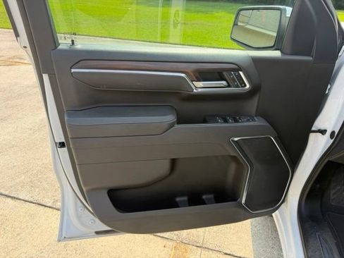 Used 2025 GMC Sierra 1500 SLT RWD image 12