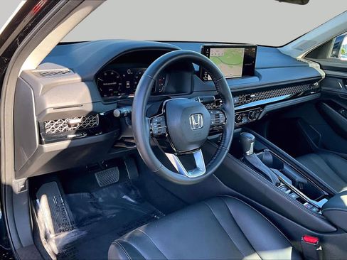 Used 2023 Honda Accord Touring image 18