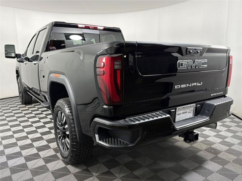 New 2026 GMC Sierra 2500 Denali Ultimate AWD/4WD image 4
