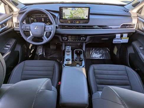 New 2026 Mitsubishi Outlander SE FWD image 16