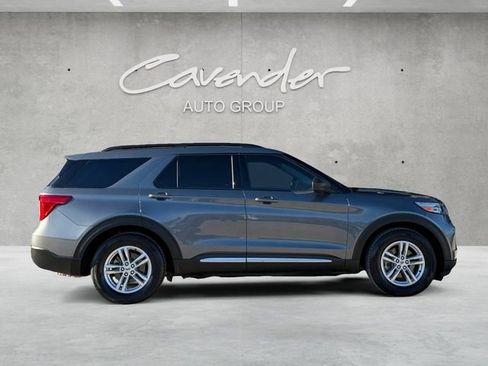 Used 2022 Ford Explorer XLT image 8