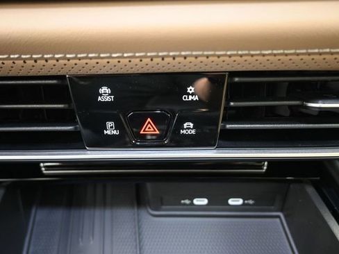 New 2026 Volkswagen Atlas Cross Sport SE image 4