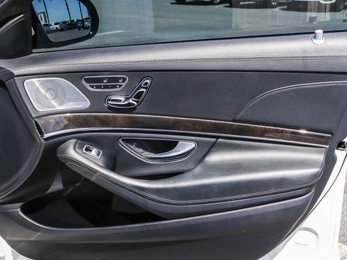 Used 2019 Mercedes-Benz S 560 Sedan image 32