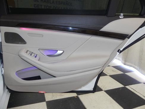 Used 2020 Mercedes-Benz S 450 Sedan image 29