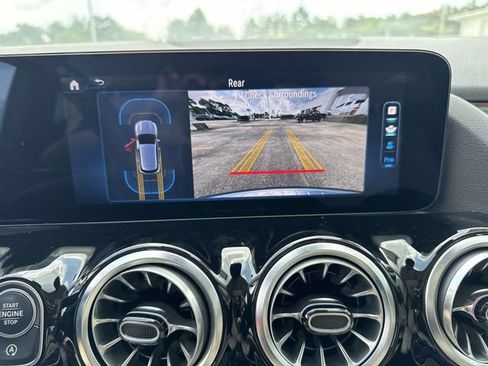 Used 2025 Mercedes-Benz GLA 250 image 33