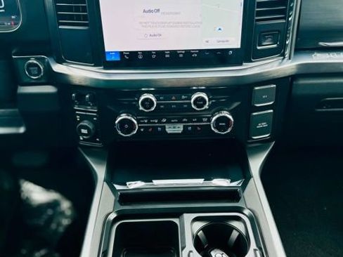 New 2026 Ford F250 Lariat w/ FX4 Off-Road Package image 16