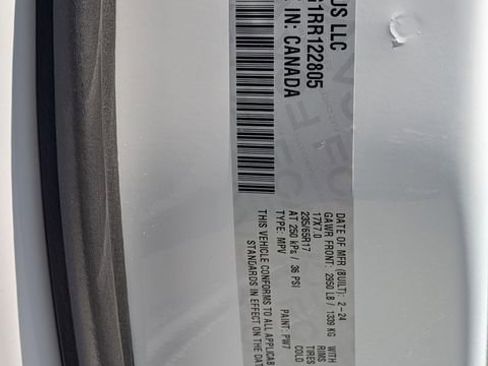 Used 2024 Chrysler Pacifica Touring-L FWD image 34