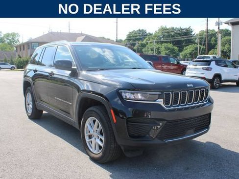 Used 2025 Jeep Grand Cherokee Laredo X AWD/4WD image 2