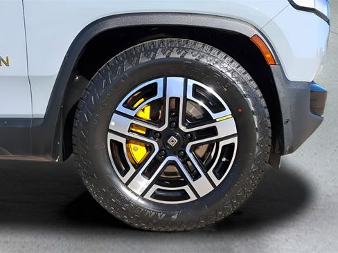 Used 2023 Rivian R1T Adventure image 21