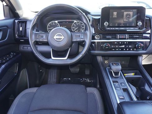 Used 2022 Nissan Pathfinder SV FWD image 13