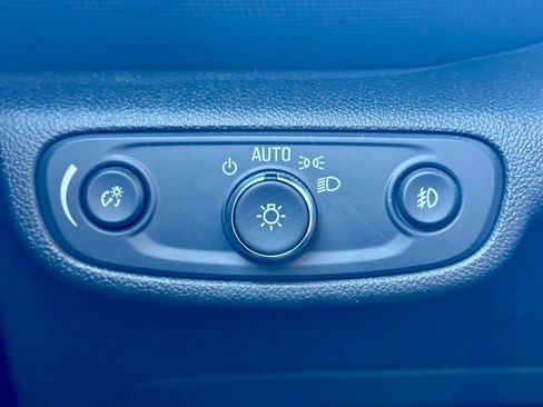 Used 2021 Chevrolet TrailBlazer RS w/ Technology Package image 20