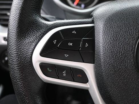 Used 2018 Jeep Cherokee Latitude w/ Safety Group AWD/4WD image 20