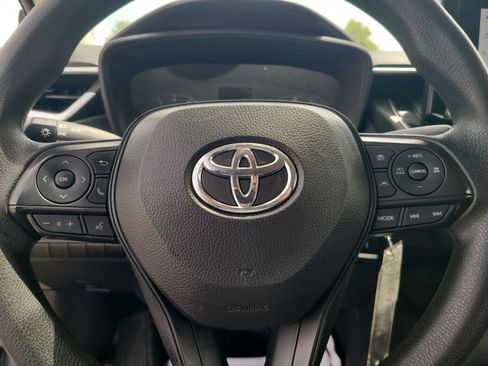 Used 2023 Toyota Corolla LE FWD image 12