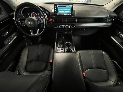 Used 2024 Honda Pilot Touring image 17