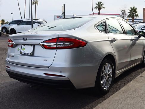 Used 2019 Ford Fusion SE image 13