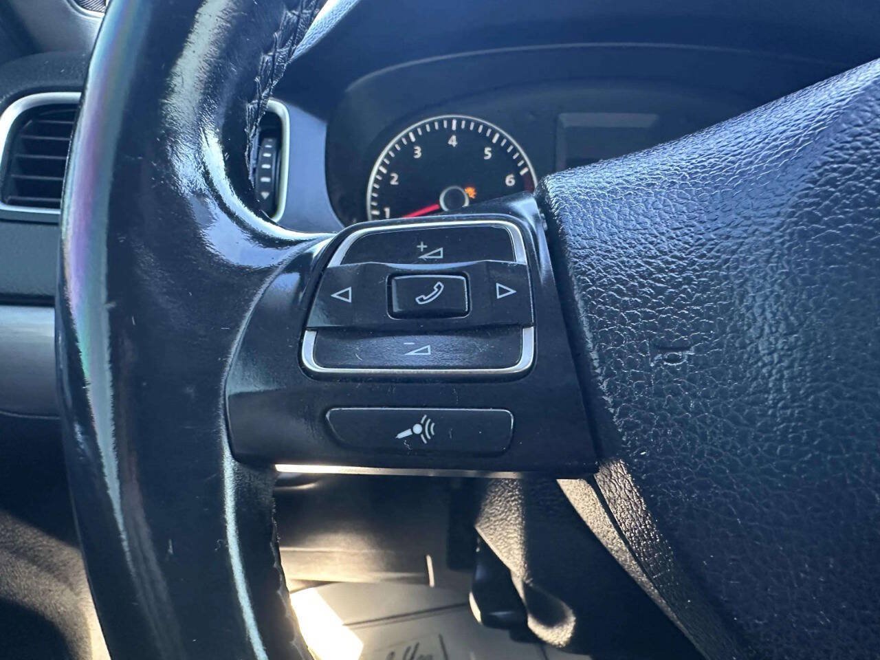 Used 2014 Volkswagen Jetta SEL FWD image 21