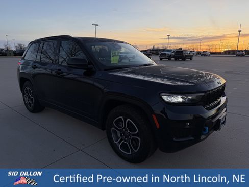 Used 2023 Jeep Grand Cherokee Trailhawk image 6