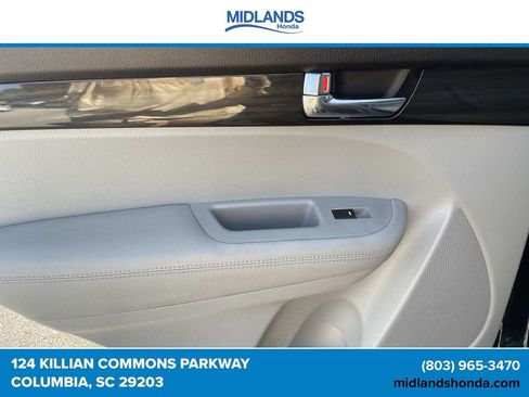 Used 2013 Kia Sorento LX w/ Convenience Pkg FWD image 9