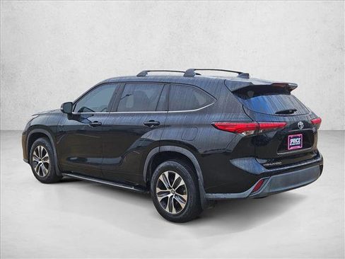 Used 2020 Toyota Highlander XLE image 7