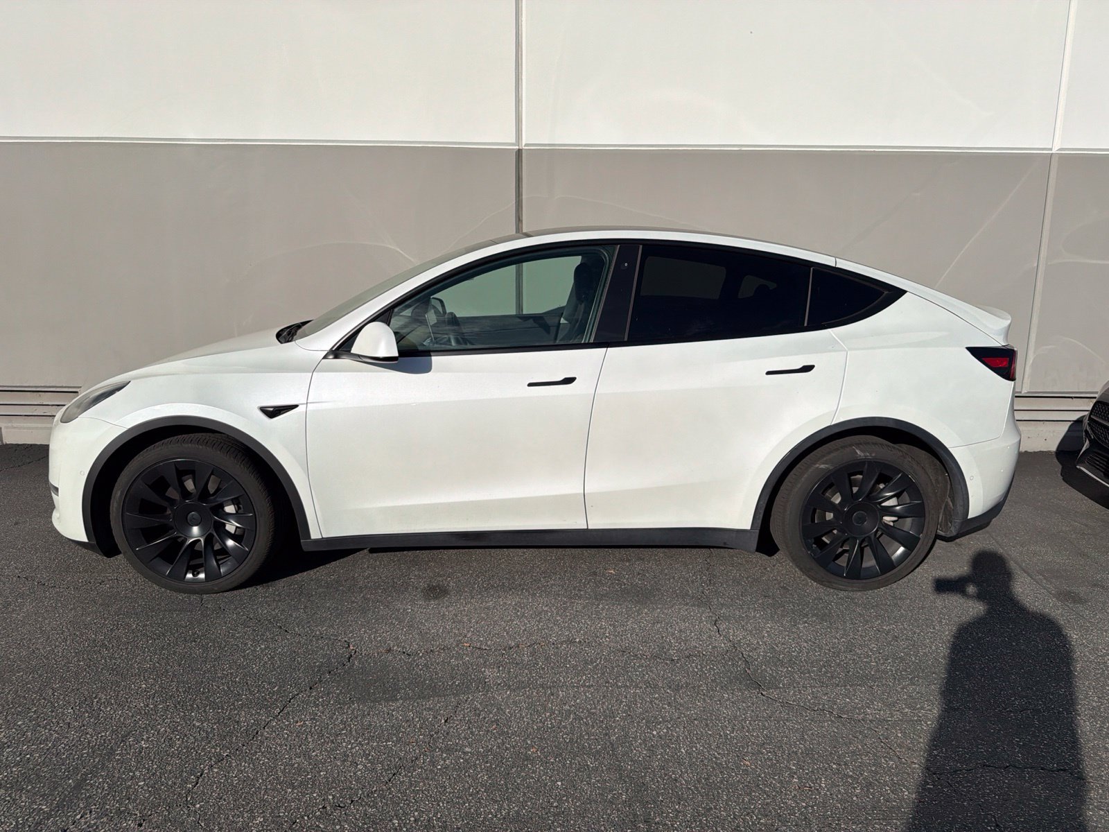 Used 2021 Tesla Model Y Long Range AWD/4WD image 2