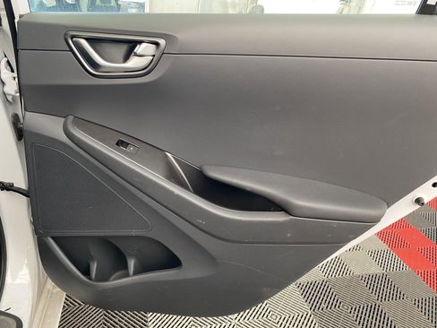 Used 2021 Hyundai Ioniq Limited image 10