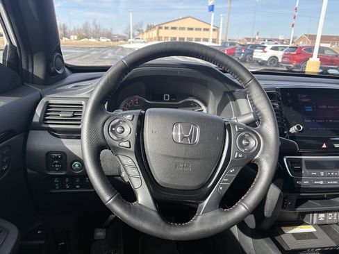 Certified 2021 Honda Ridgeline Black Edition image 29