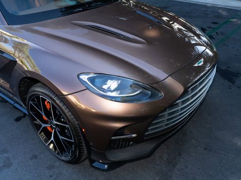 Used 2025 Aston Martin DBX 707 image 9