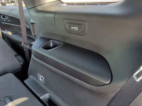 New 2025 Jeep Grand Cherokee L Altitude image 44