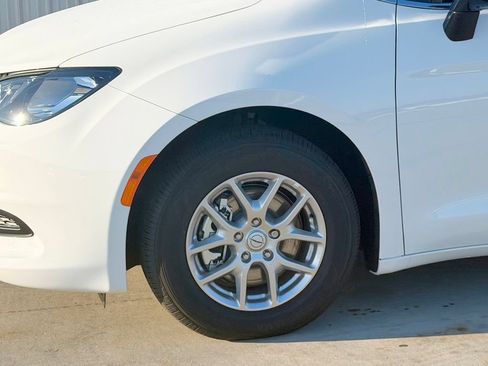 New 2026 Chrysler Voyager LX FWD image 9