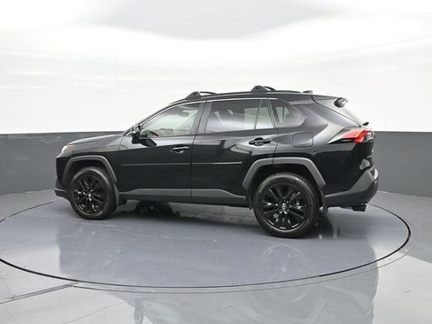 Used 2025 Toyota RAV4 XLE Premium FWD image 5