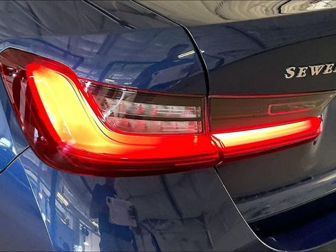 Used 2024 BMW 330i Sedan w/ Premium Package RWD image 25