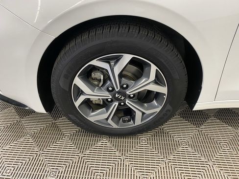 Used 2021 Kia Forte LXS image 6