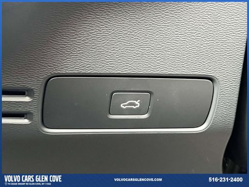 Certified 2025 Volvo XC40 B5 Ultra w/ Protection Package Premier image 21