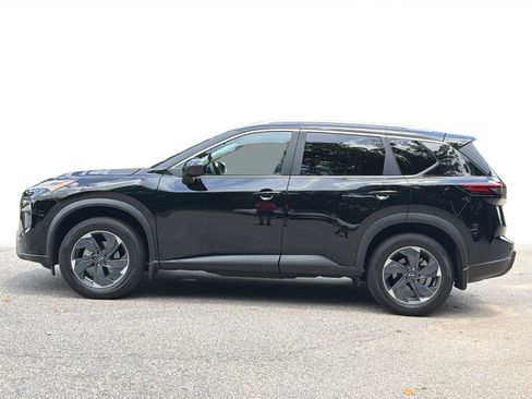 Used 2025 Nissan Rogue SV w/ SV Premium Package FWD image 24