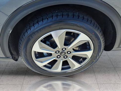Used 2024 Ford Escape Platinum AWD/4WD image 13